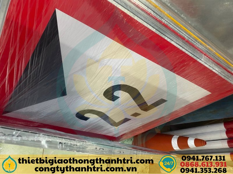 Cung cấp biển báo giao thông tại Bình Thuận
