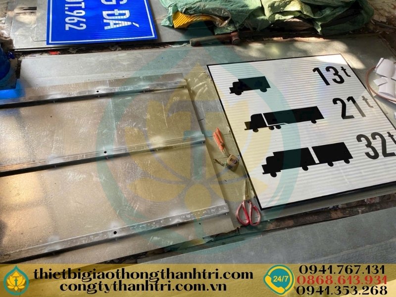 Cung cấp biển báo giao thông tại Tiền Giang