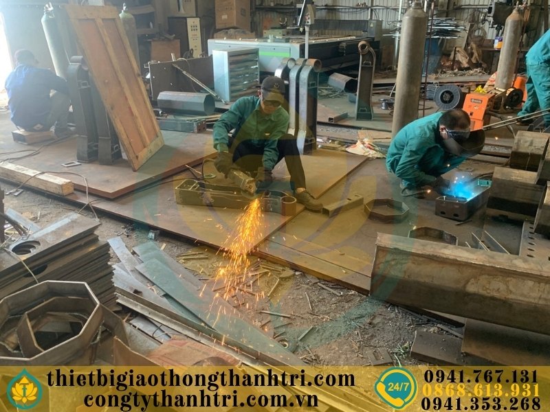 Cung cấp lan can cầu đường mạ kẽm nhúng nóng tại Gia Lai