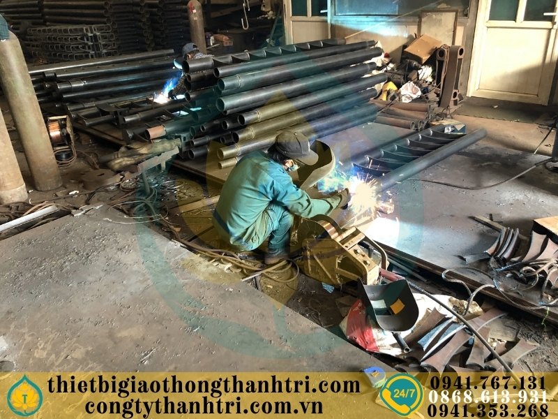 Cung cấp lan can cầu đường mạ kẽm nhúng nóng tại Hà Nội