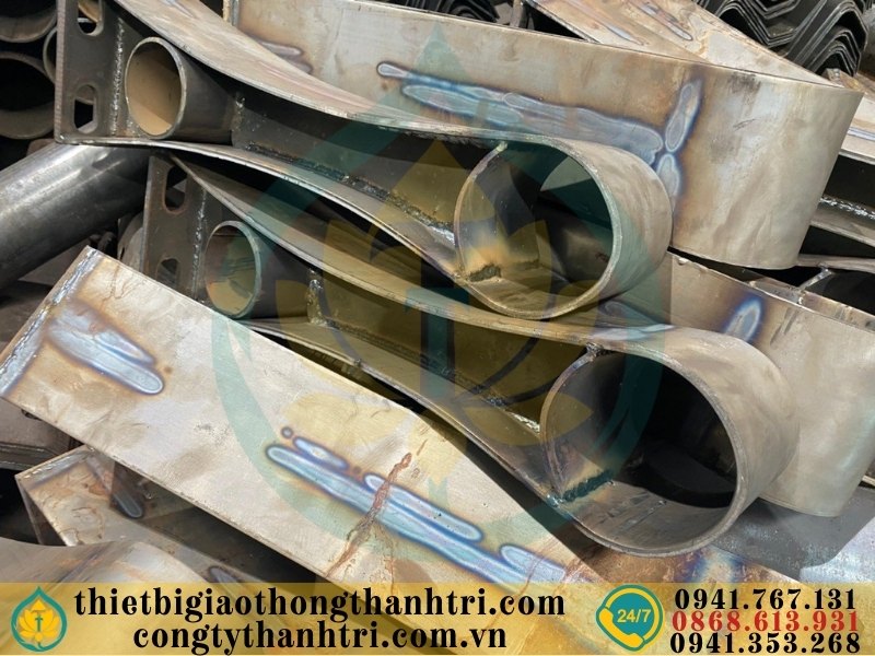 Cung cấp lan can cầu đường mạ kẽm nhúng nóng tại Khánh Hoà