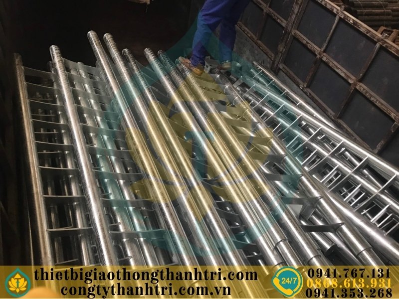 Cung cấp lan can cầu đường mạ kẽm nhúng nóng tại Quảng Bình