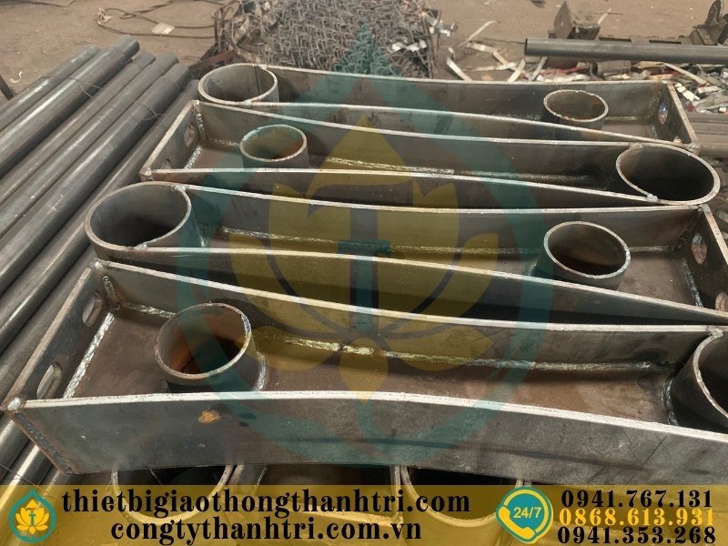 Cung cấp lan can cầu đường mạ kẽm nhúng nóng tại Quảng Bình