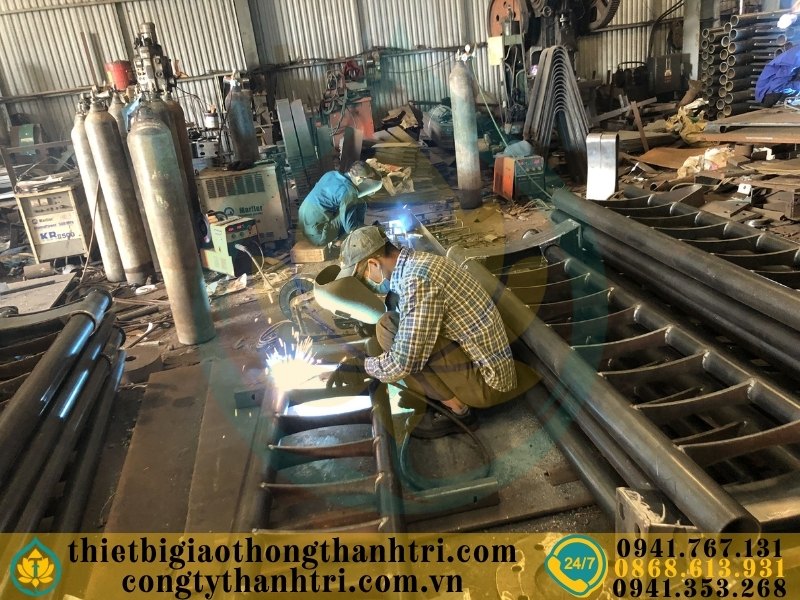 Cung cấp lan can cầu đường mạ kẽm nhúng nóng tại Thái Bình