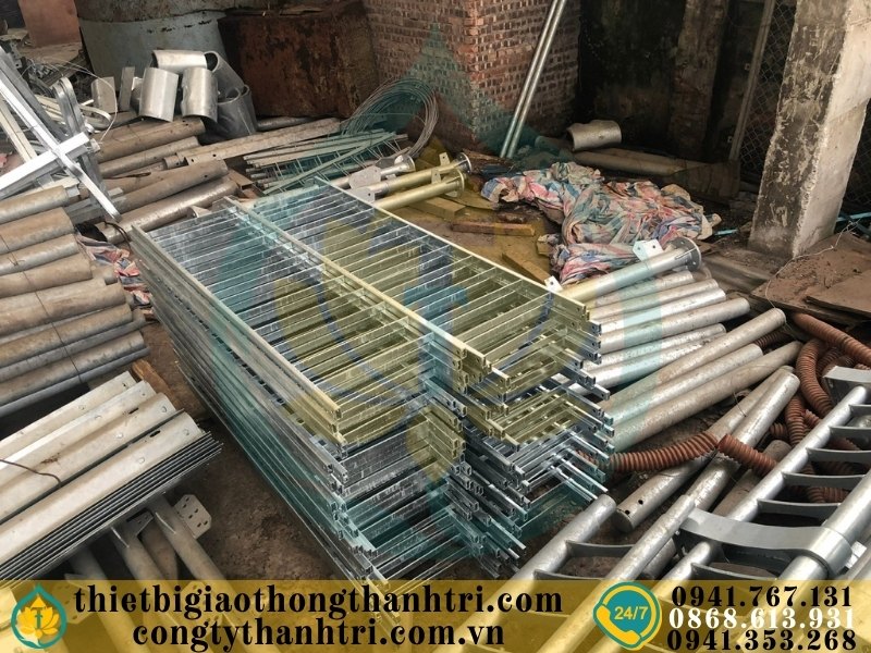 Cung cấp lan can cầu đường mạ kẽm nhúng nóng tại Vĩnh Long Cung cấp lan can cầu đường mạ kẽm nhúng nóng tại Vĩnh Long