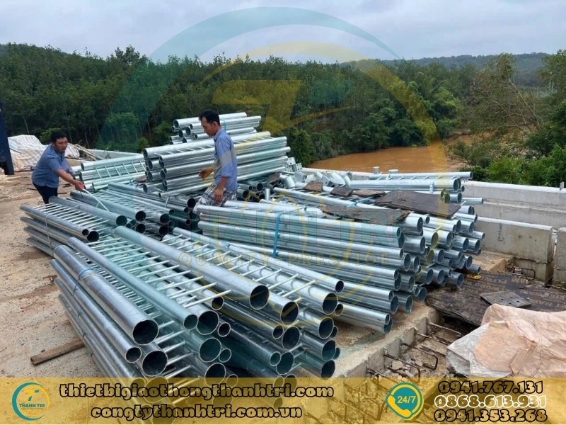 Báo giá lan can cầu đường mạ kẽm nhúng nóng quý 4 năm 2025