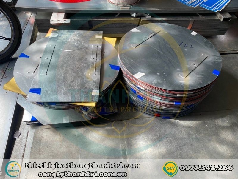 Báo Giá Biển Báo Giao Thông Đường Bộ Đường Thuỷ Tại Quảng Nam 2025