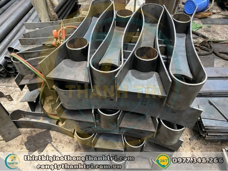 Báo Giá Lan Can Cầu Đường Mạ Kẽm Tại Hà Nam 2025