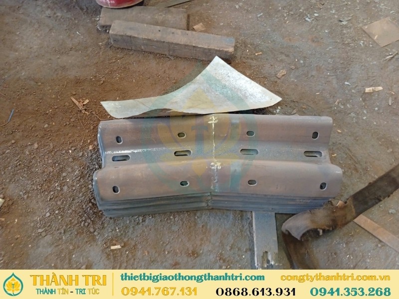 Gia công tấm nối hộ lan tôn sóng tại xưởng Gia công tấm nối hộ lan tôn sóng tại xưởng